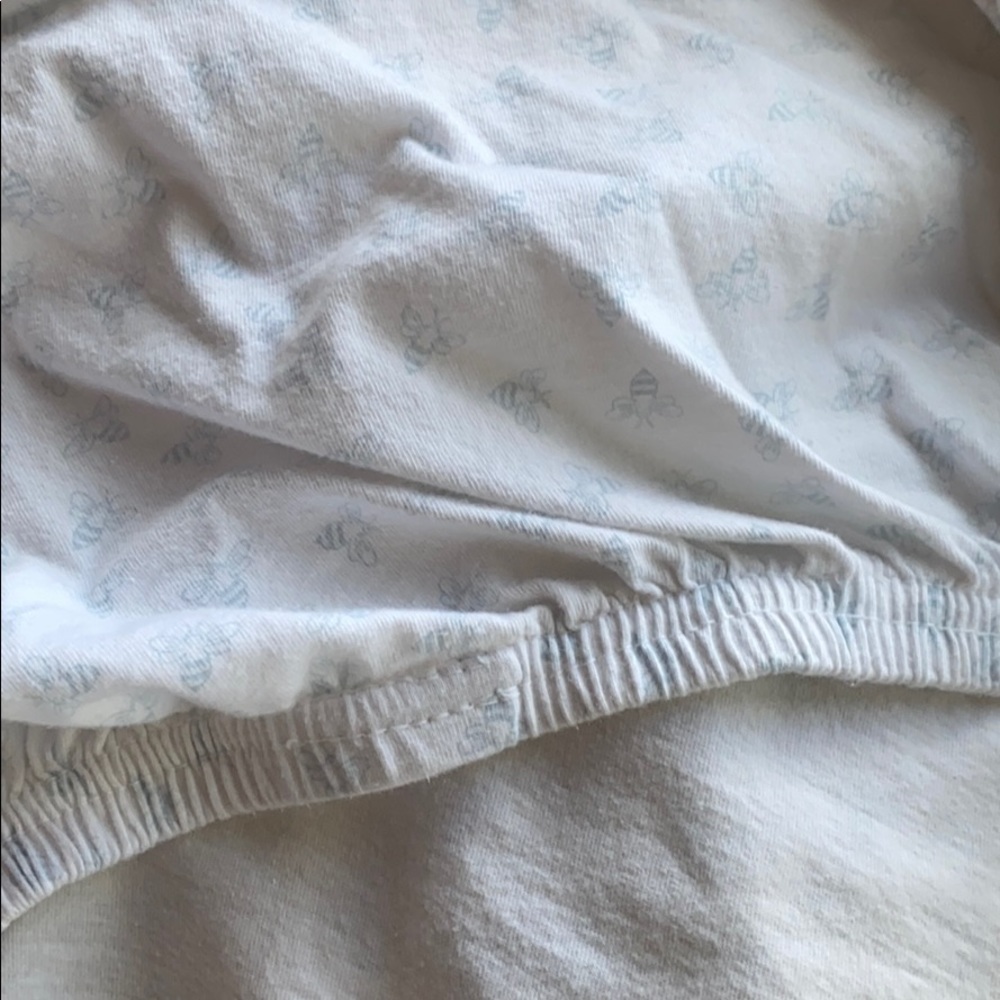 Burt’s Bees 🐝 Baby Crib Sheet Baby Blue & White